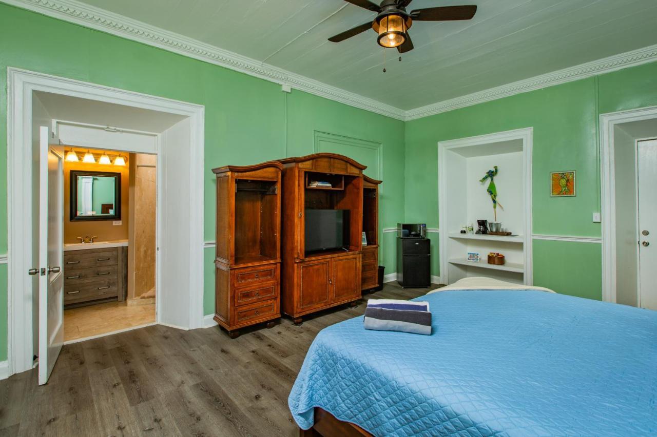 Victoria House Otel Frederiksted Dış mekan fotoğraf