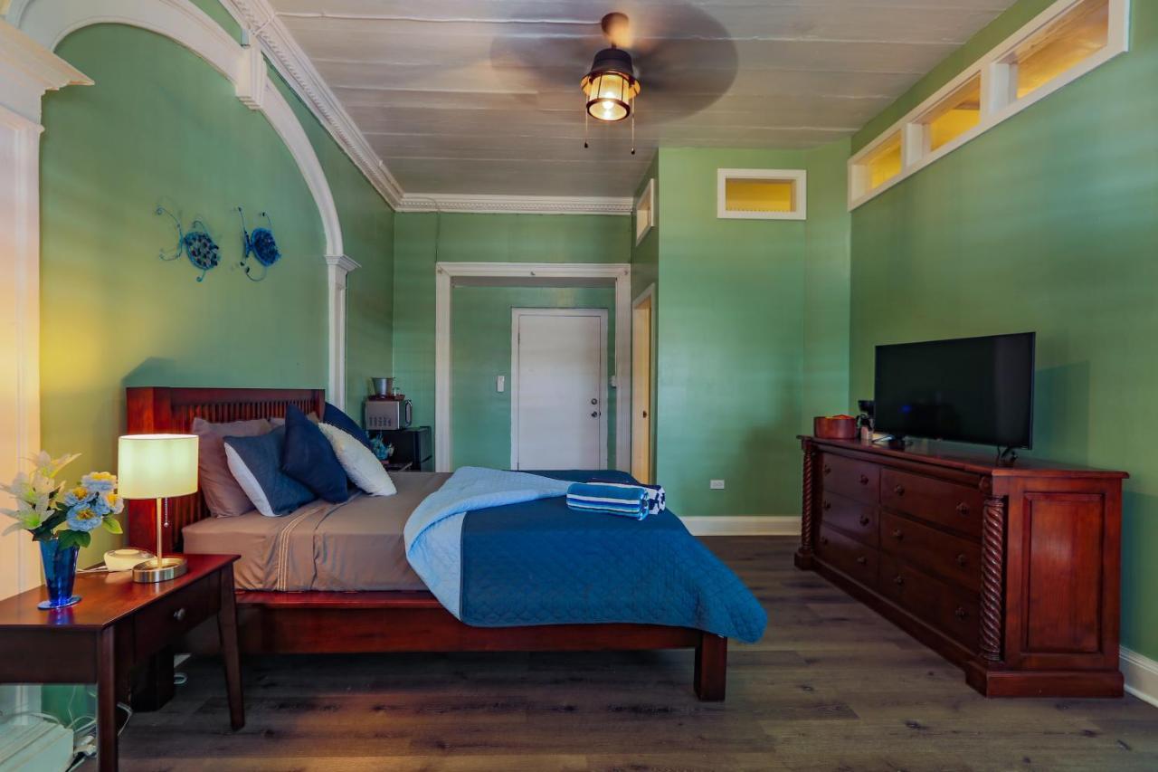 Victoria House Otel Frederiksted Dış mekan fotoğraf