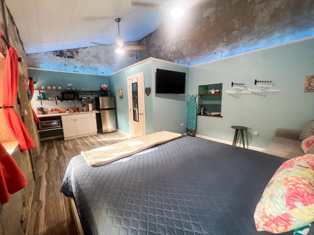 Victoria House Otel Frederiksted Dış mekan fotoğraf
