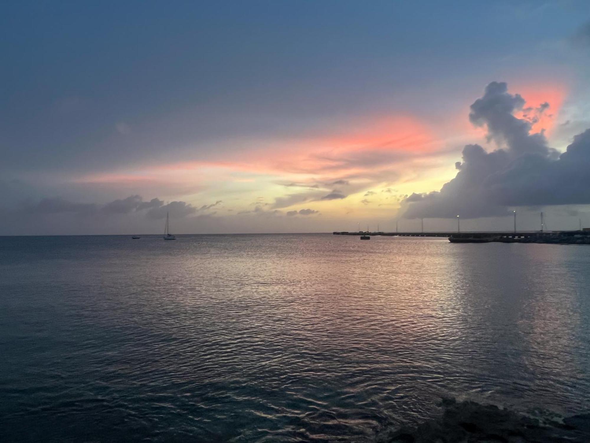 Victoria House Otel Frederiksted Dış mekan fotoğraf