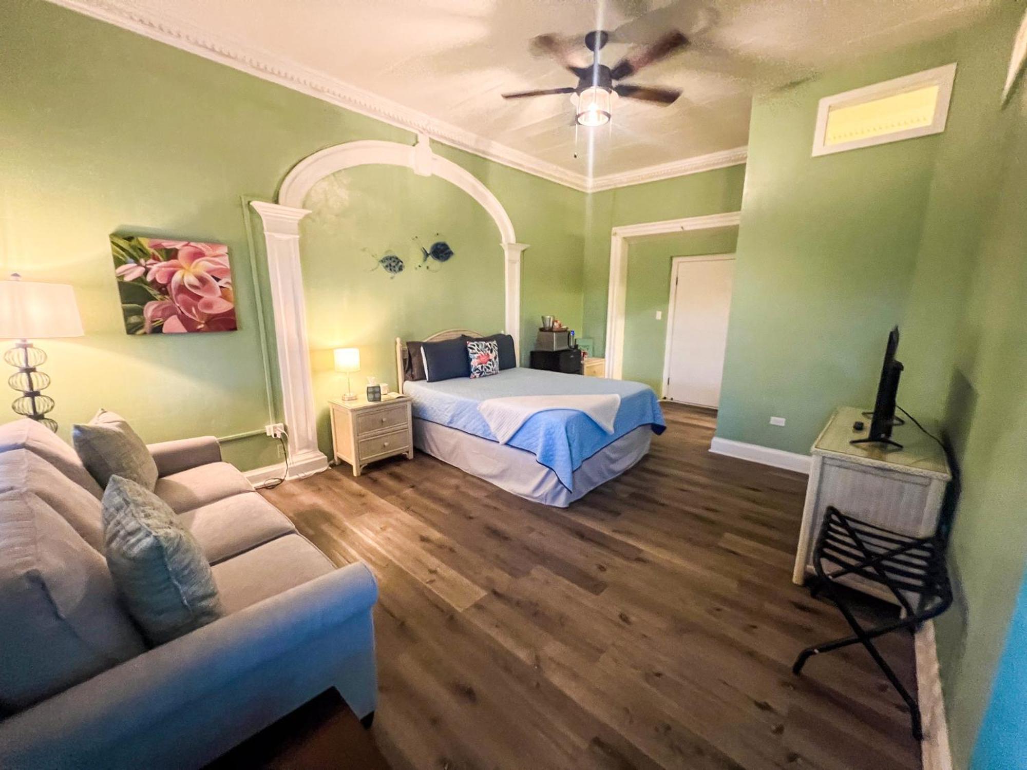 Victoria House Otel Frederiksted Dış mekan fotoğraf